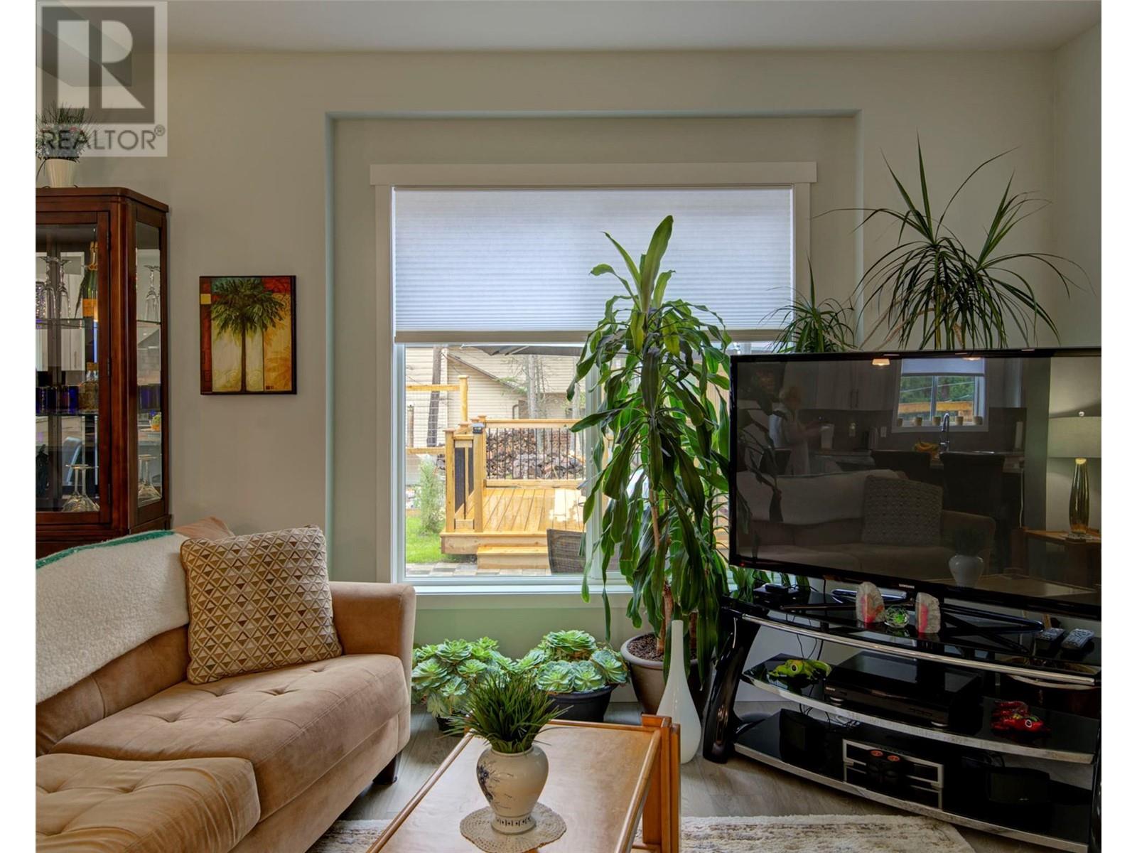 9468 Houghton Road, Vernon, British Columbia  V1H 2C9 - Photo 7 - 10339143