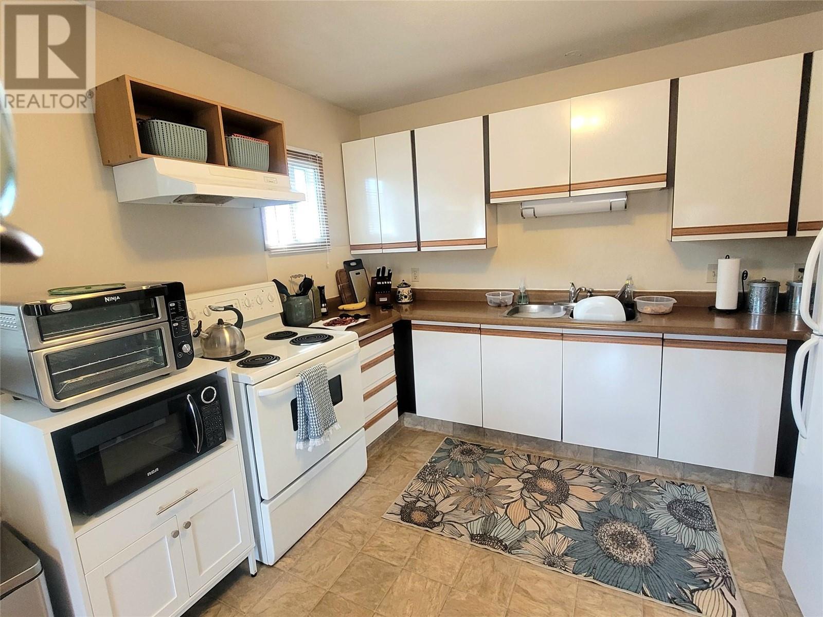 6834 89th Street, Osoyoos, British Columbia  V0H 1V1 - Photo 2 - 10339042