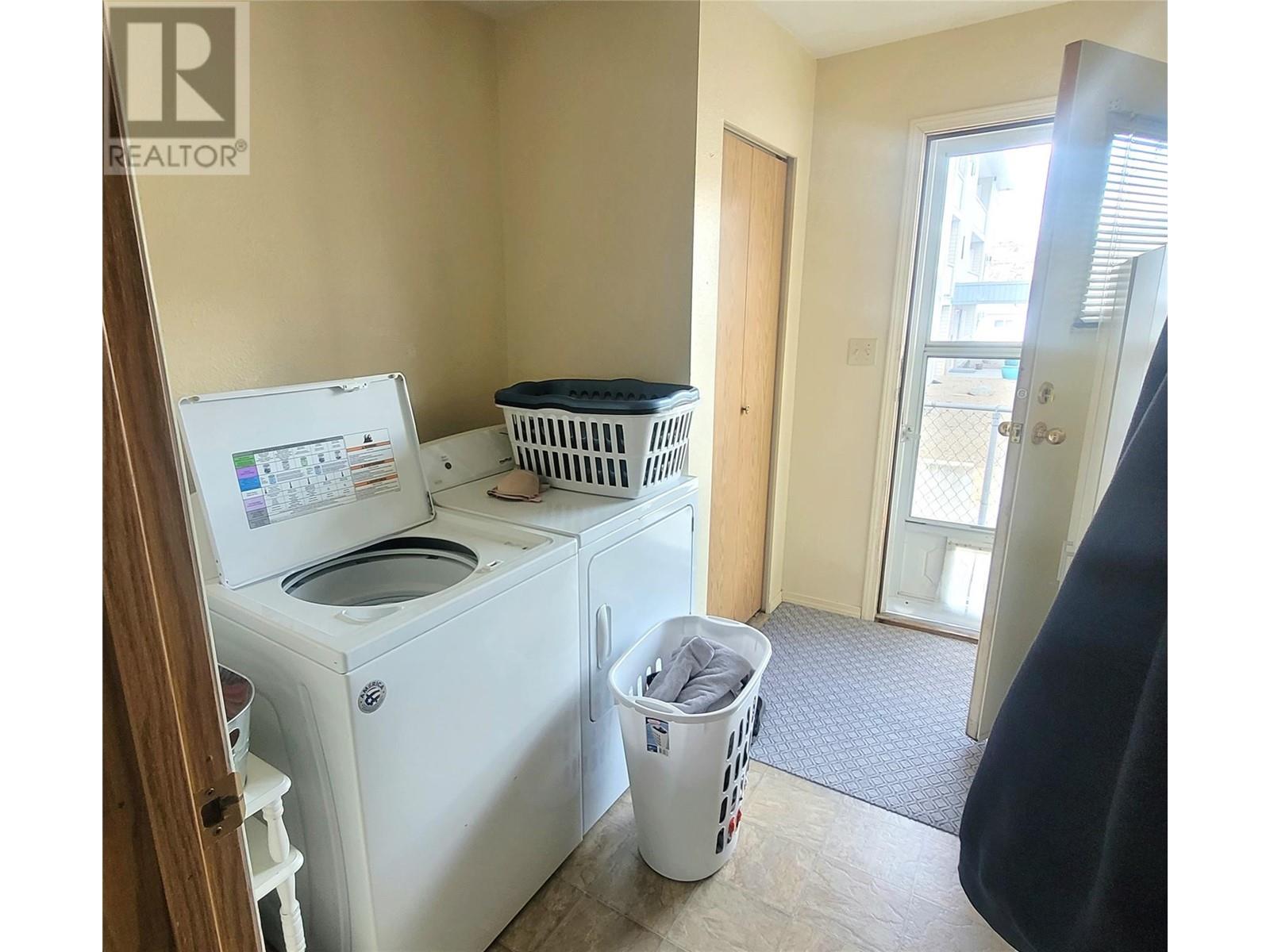 6834 89th Street, Osoyoos, British Columbia  V0H 1V1 - Photo 8 - 10339042