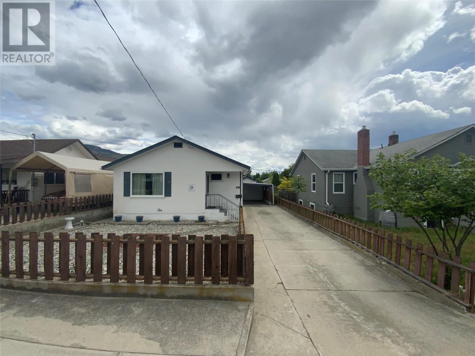 448 Bennett Avenue, Penticton, British Columbia  V2A 2P6 - Photo 2 - 10339248