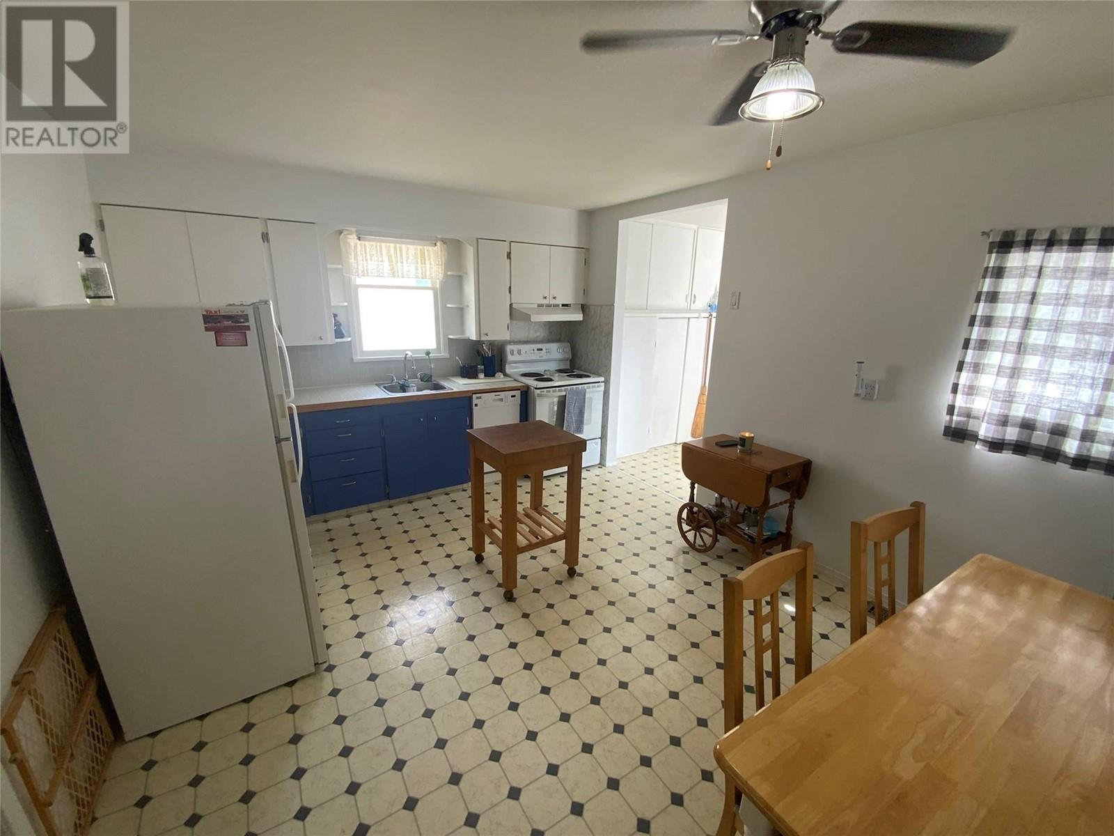 448 Bennett Avenue, Penticton, British Columbia  V2A 2P6 - Photo 5 - 10339248