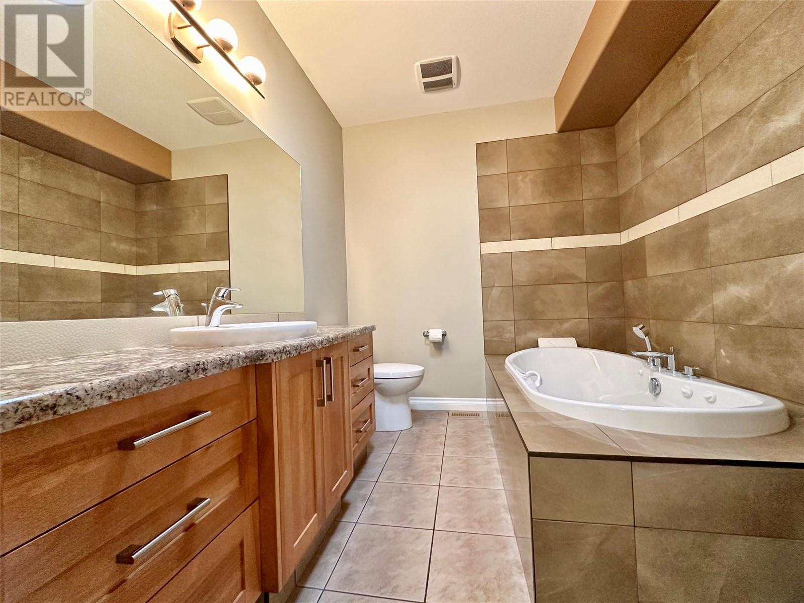 16 Chardonnay Court, Osoyoos, British Columbia  V0H 1V6 - Photo 46 - 10339353