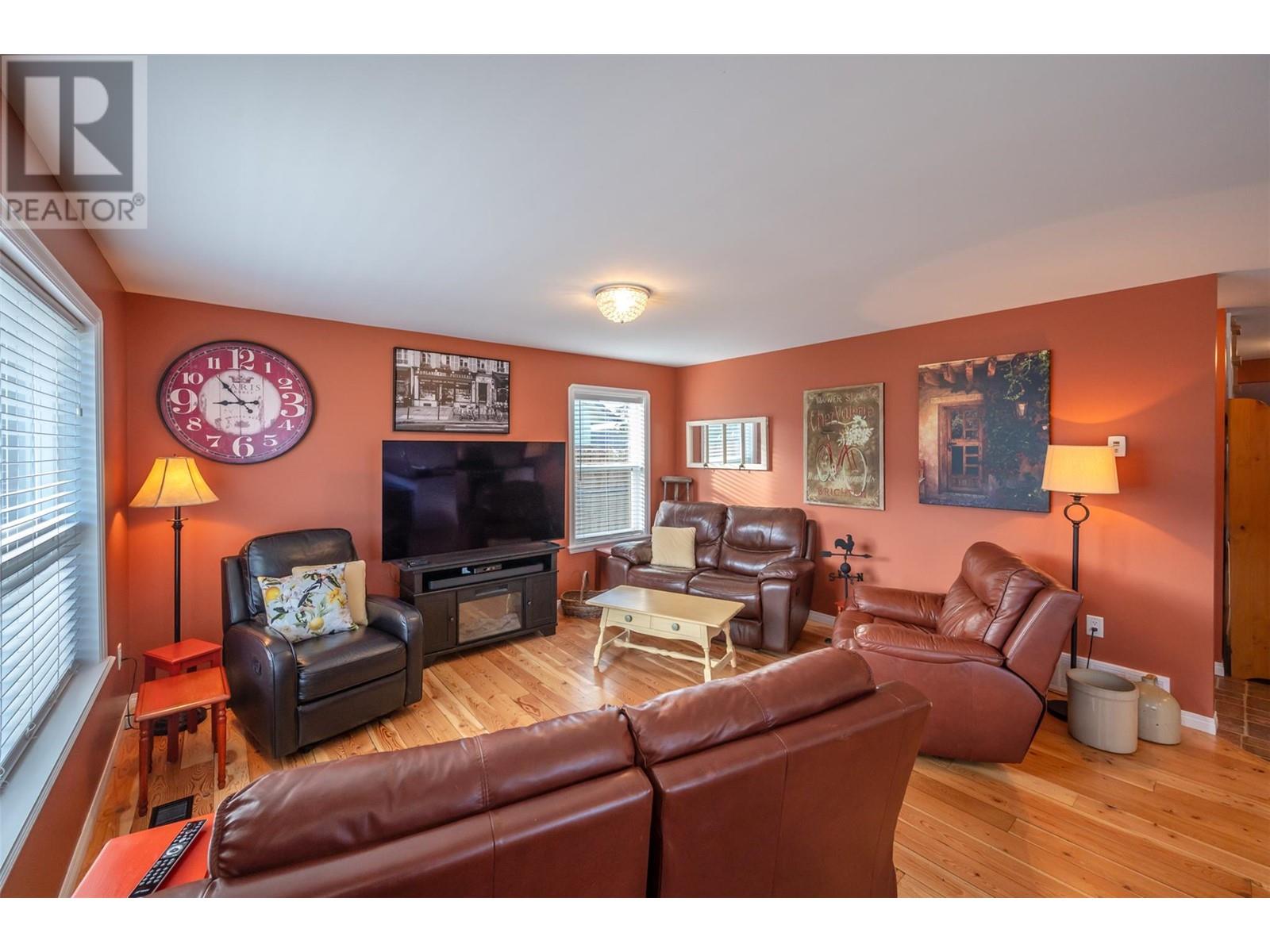 1329 Killarney Street, Penticton, British Columbia  V2A 4R4 - Photo 11 - 10339429