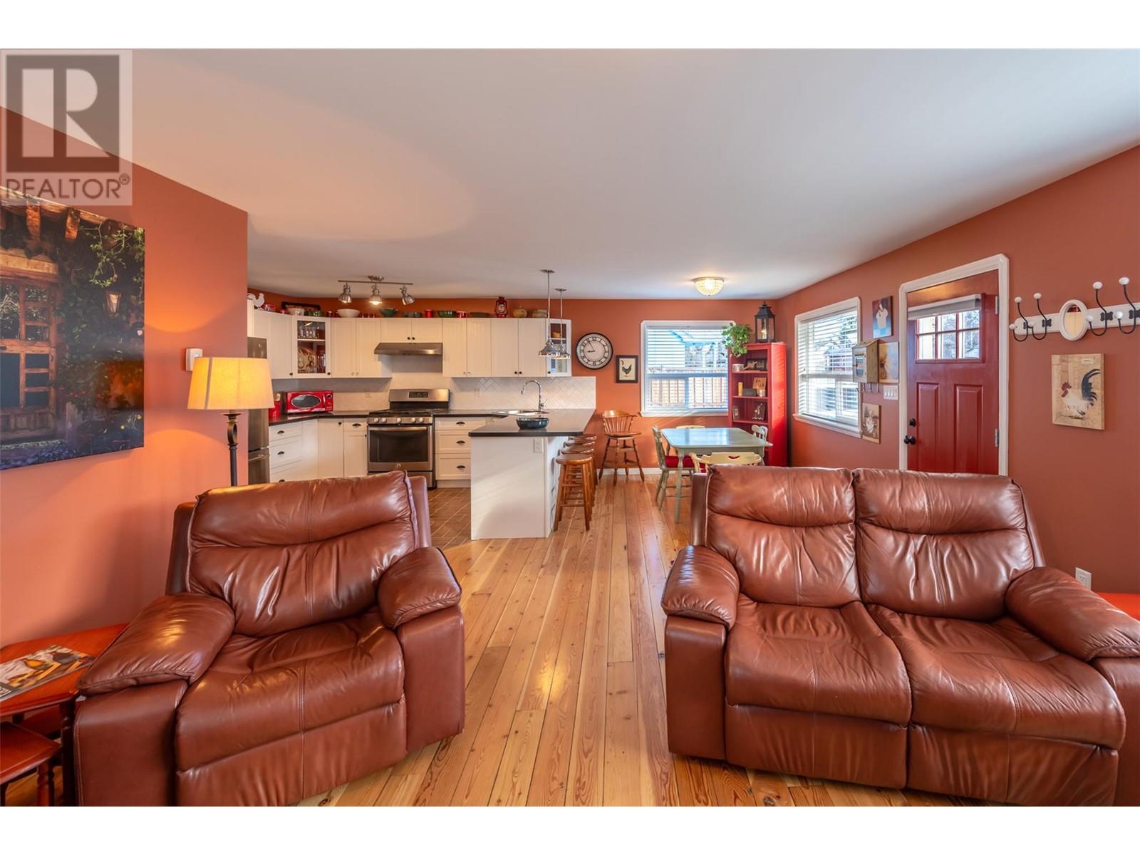 1329 Killarney Street, Penticton, British Columbia  V2A 4R4 - Photo 13 - 10339429