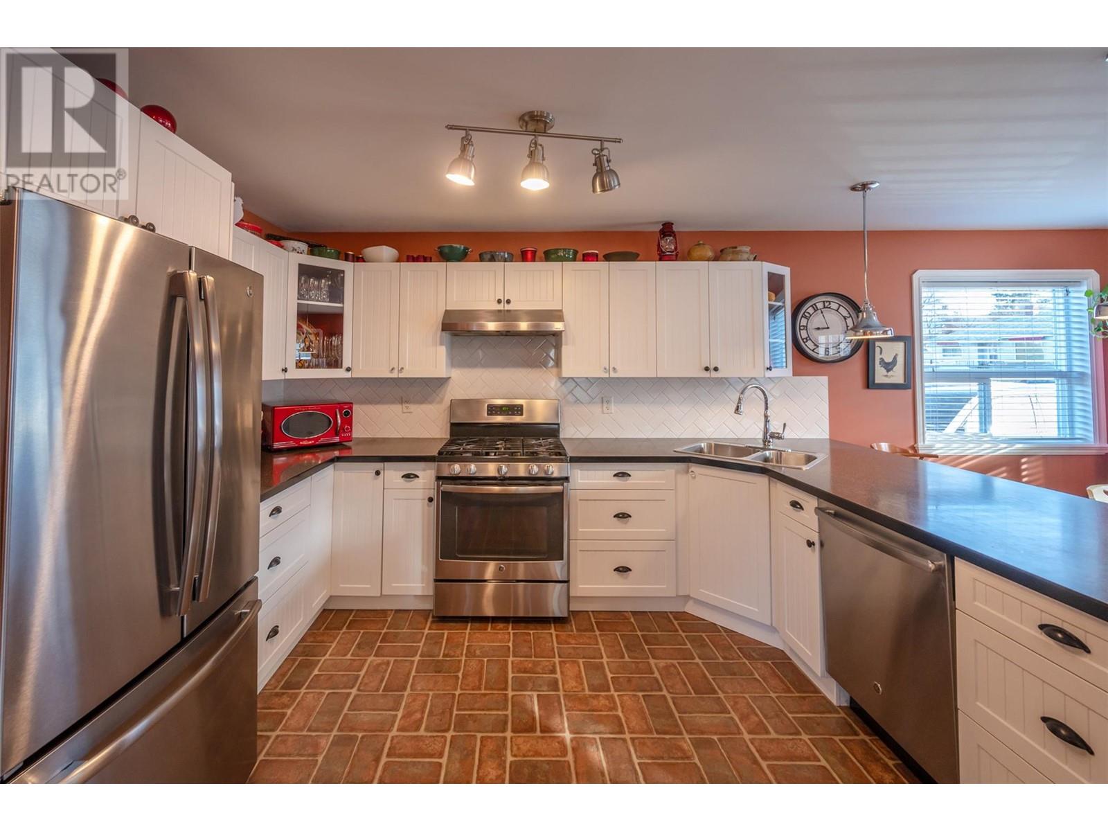 1329 Killarney Street, Penticton, British Columbia  V2A 4R4 - Photo 15 - 10339429