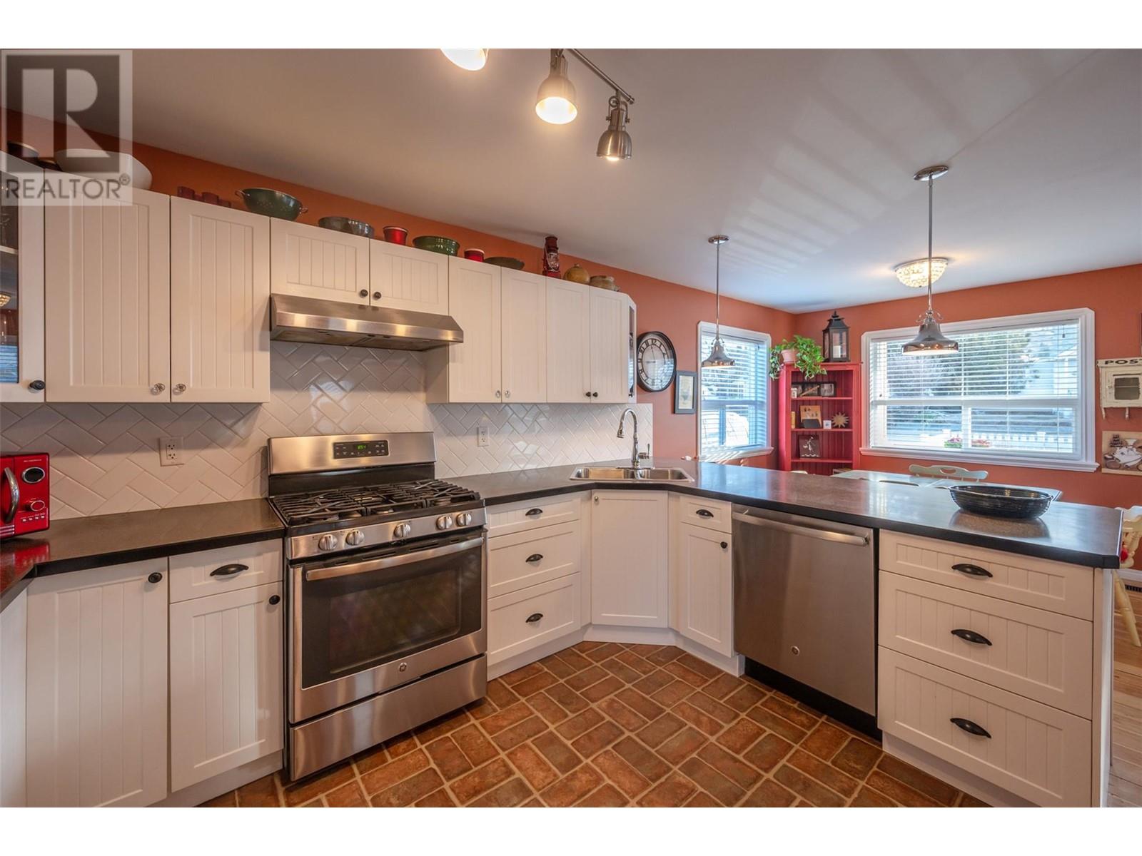1329 Killarney Street, Penticton, British Columbia  V2A 4R4 - Photo 17 - 10339429
