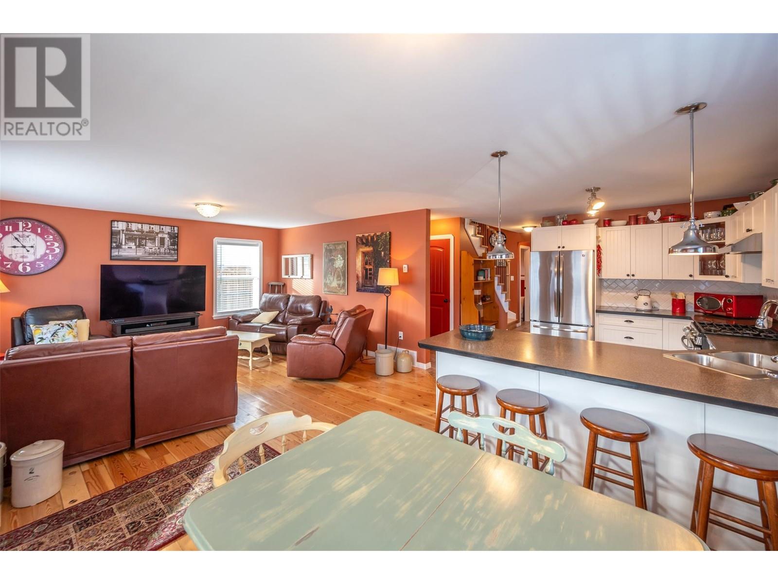 1329 Killarney Street, Penticton, British Columbia  V2A 4R4 - Photo 9 - 10339429