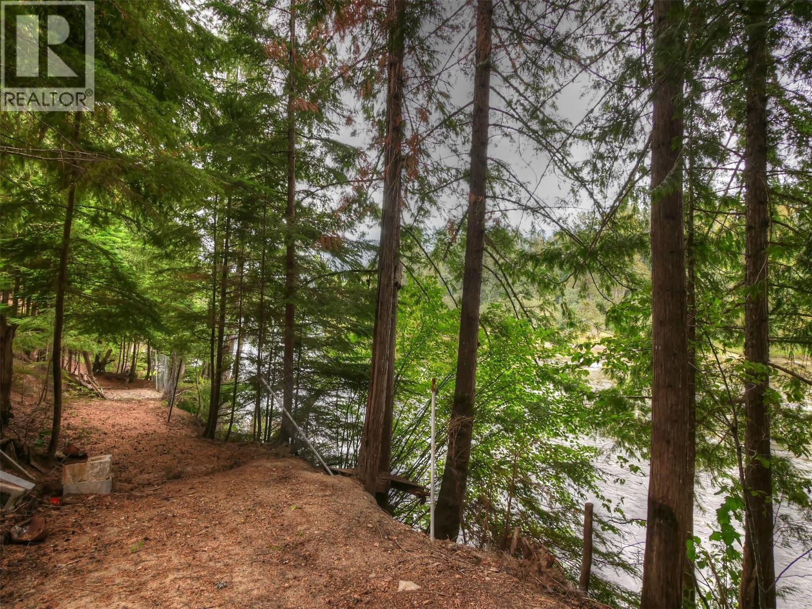 8872 Slocan West Road, Slocan, British Columbia  V0G 2C0 - Photo 18 - 10339170