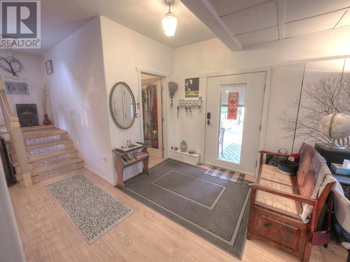 8872 Slocan West Road, Slocan, British Columbia  V0G 2C0 - Photo 4 - 10339170