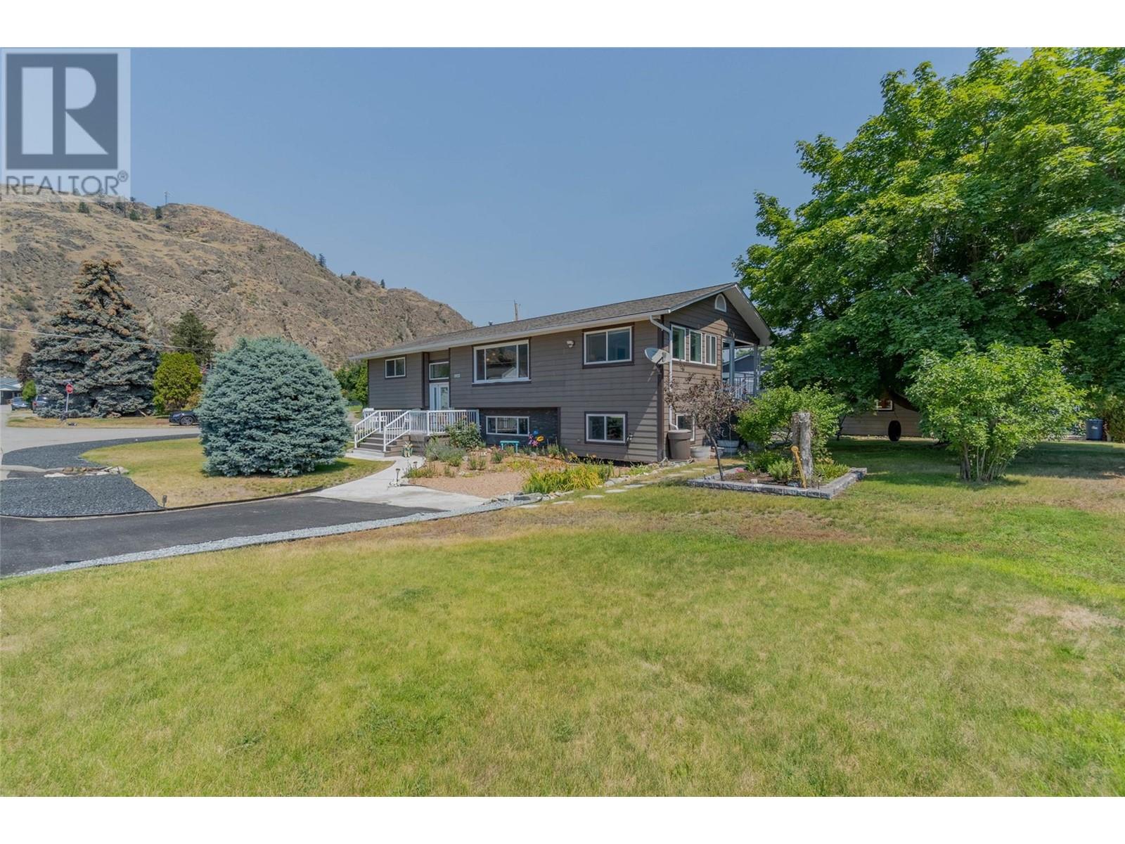 5913 Dividend Street, Oliver, British Columbia  V0H 1T6 - Photo 5 - 10339399