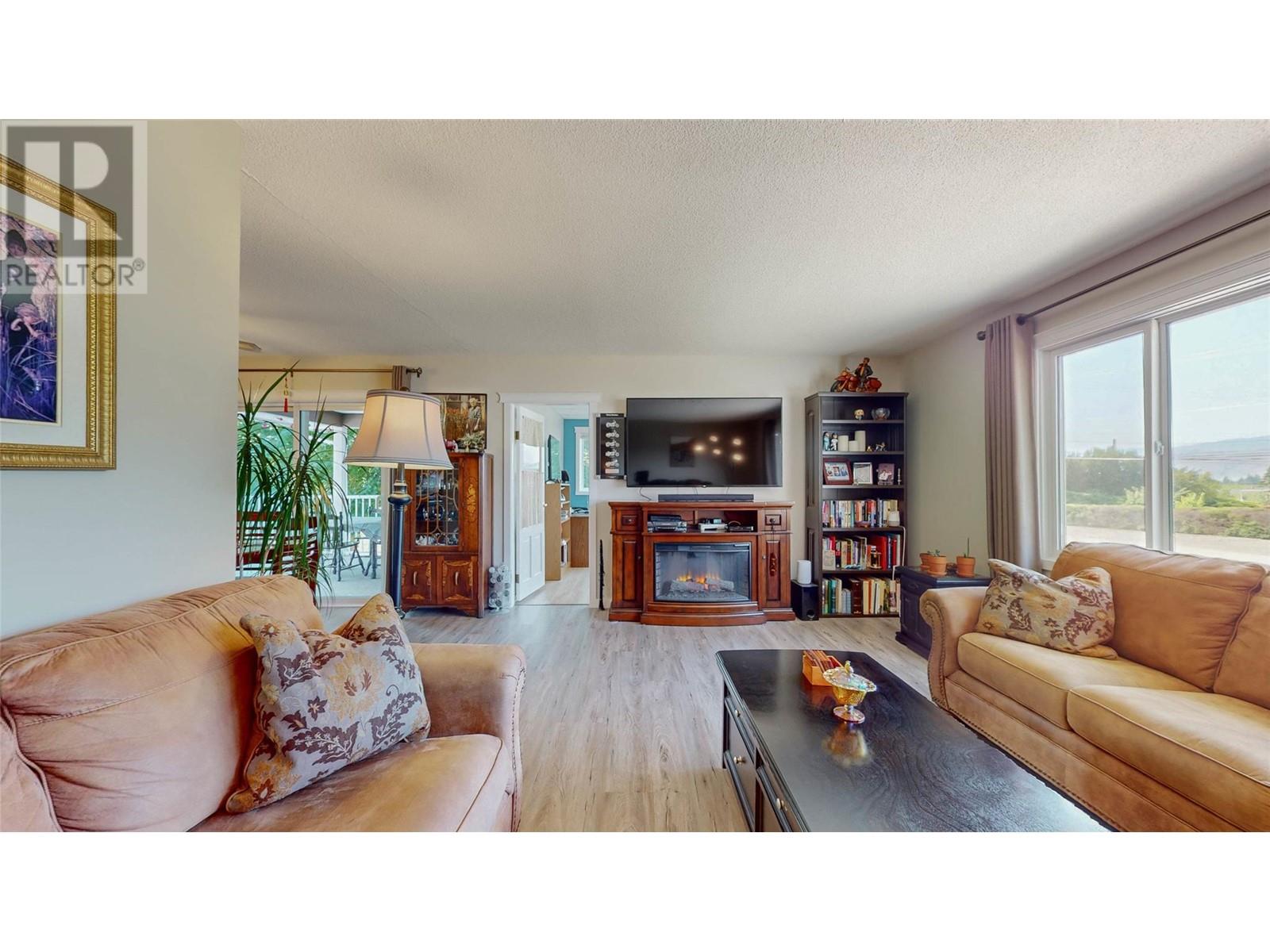 5913 Dividend Street, Oliver, British Columbia  V0H 1T6 - Photo 8 - 10339399