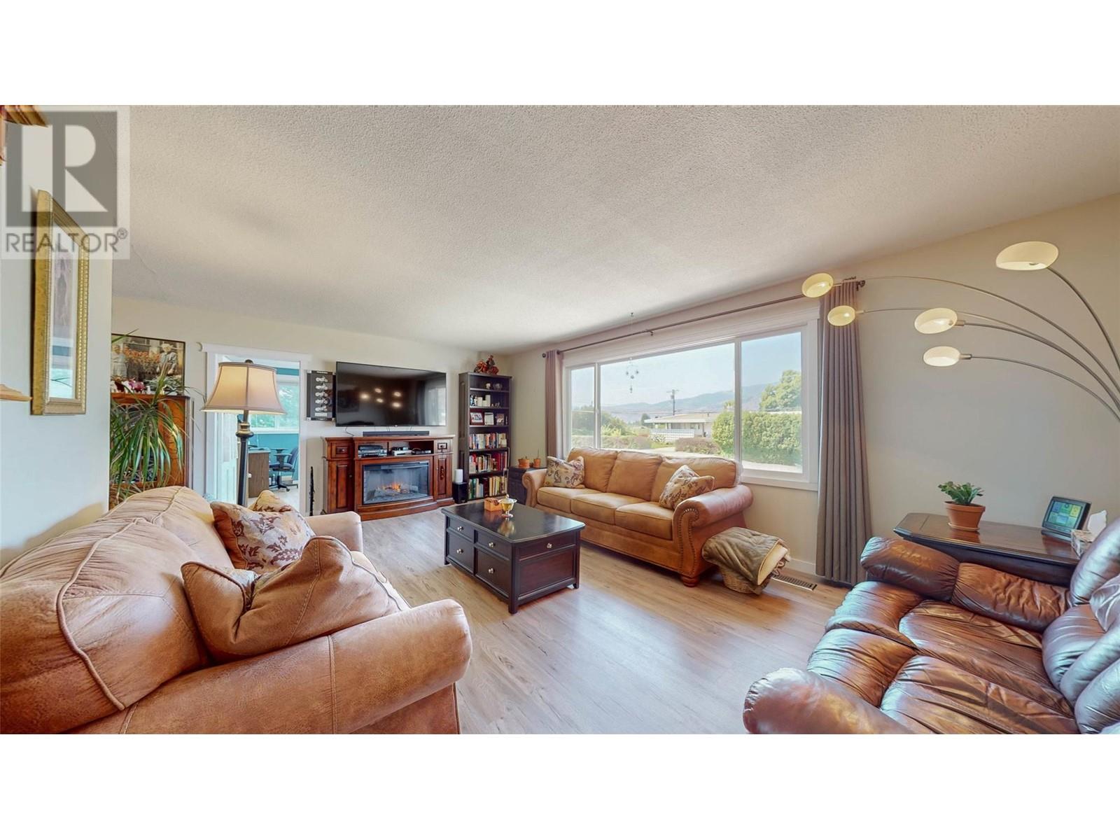 5913 Dividend Street, Oliver, British Columbia  V0H 1T6 - Photo 9 - 10339399