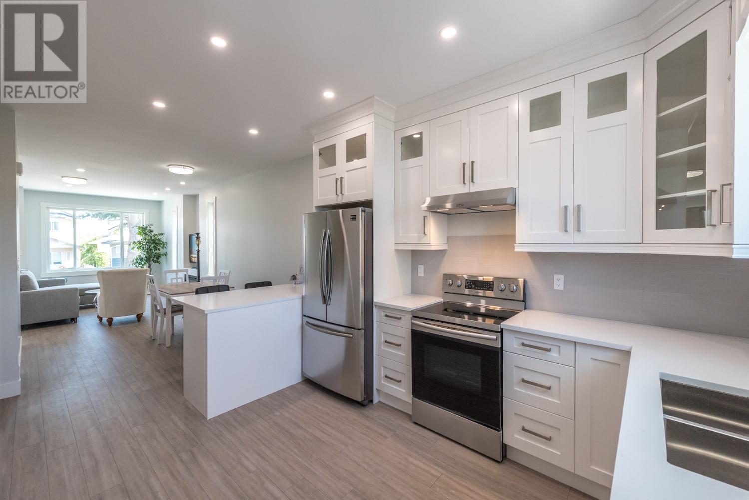 742 Kamloops Avenue Unit# 101, Penticton, British Columbia  V2A 2J4 - Photo 1 - 10339588