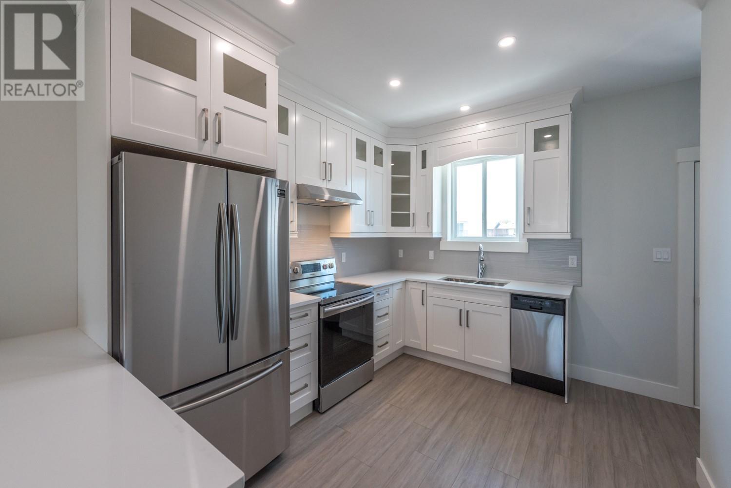 742 Kamloops Avenue Unit# 101, Penticton, British Columbia  V2A 2J4 - Photo 2 - 10339588