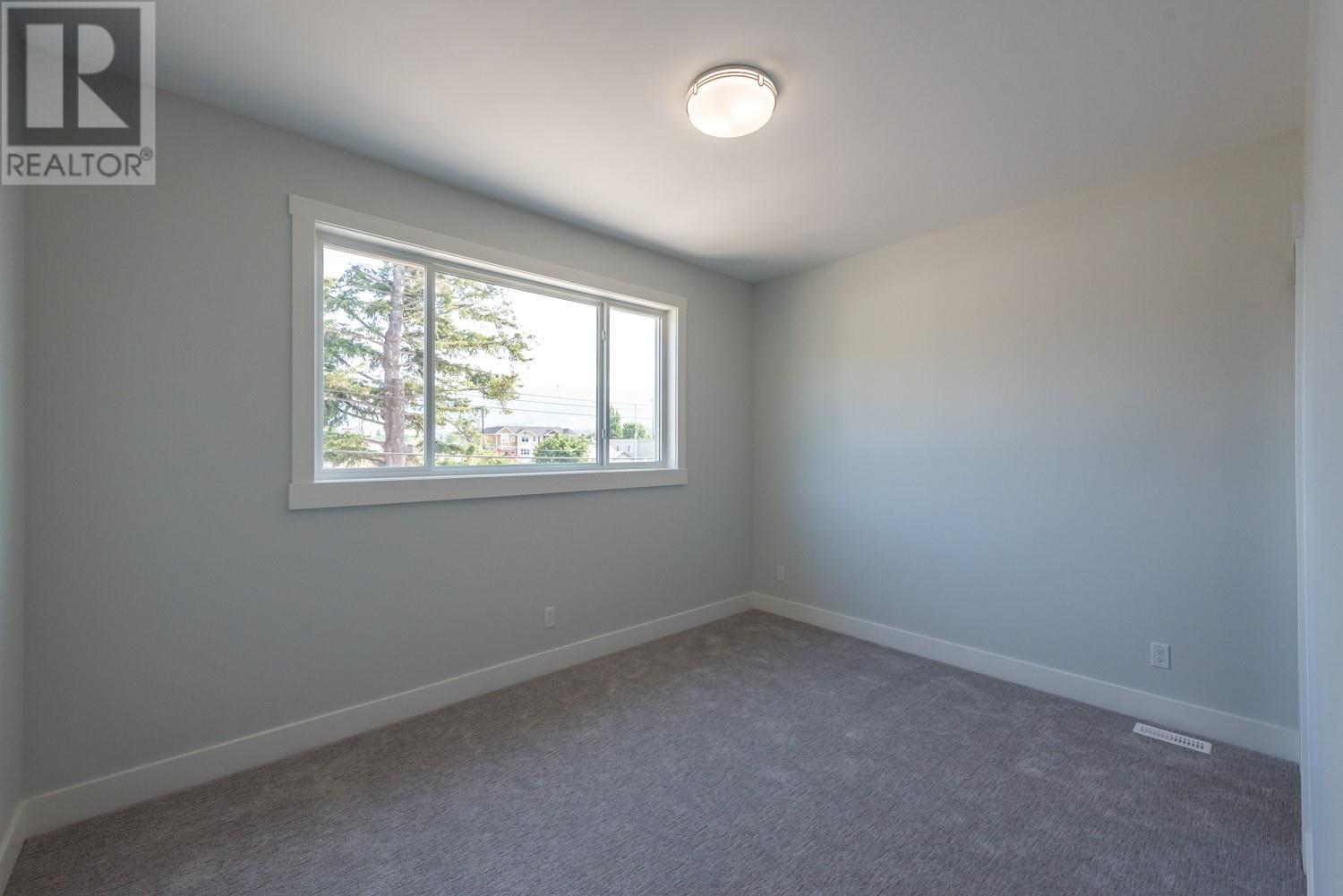 742 Kamloops Avenue Unit# 101, Penticton, British Columbia  V2A 2J4 - Photo 4 - 10339588