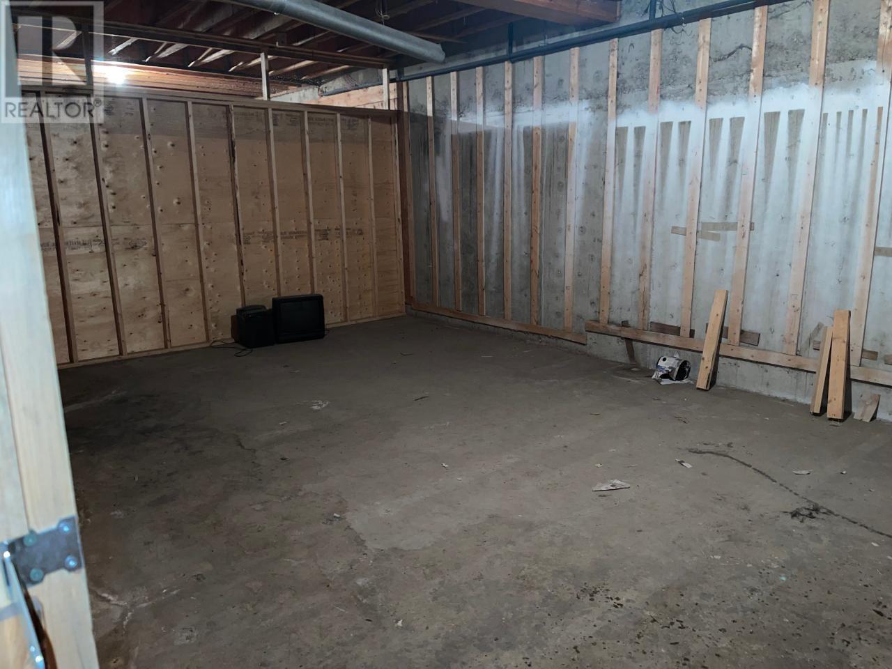 1221 7th Avenue, Fernie, British Columbia  V0B 1M0 - Photo 11 - 10339485