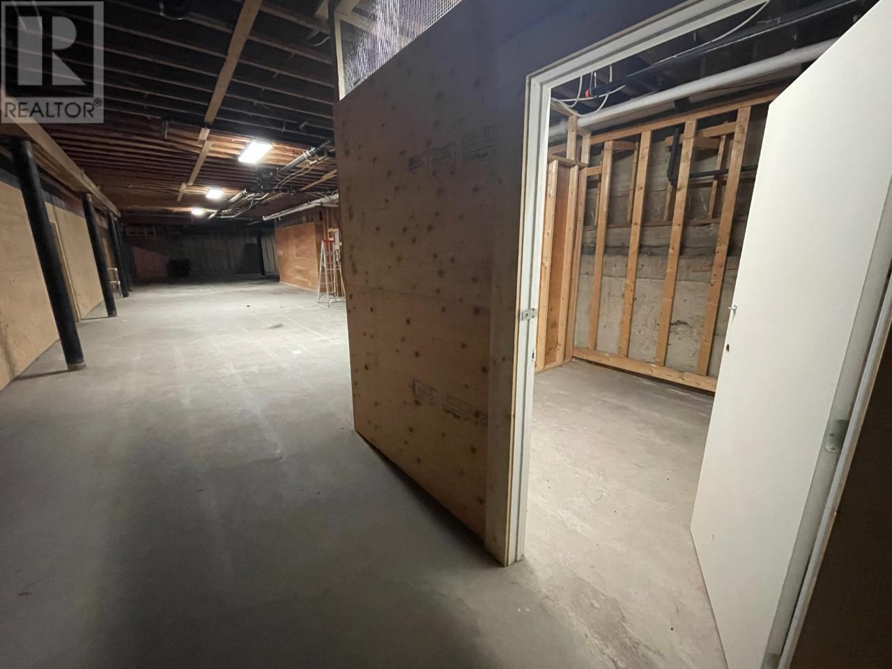 1221 7th Avenue, Fernie, British Columbia  V0B 1M0 - Photo 9 - 10339485