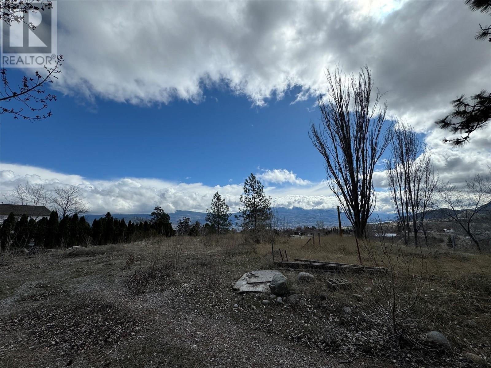 2204 Forsyth Drive, Penticton, British Columbia  V2A 7K8 - Photo 1 - 10339742