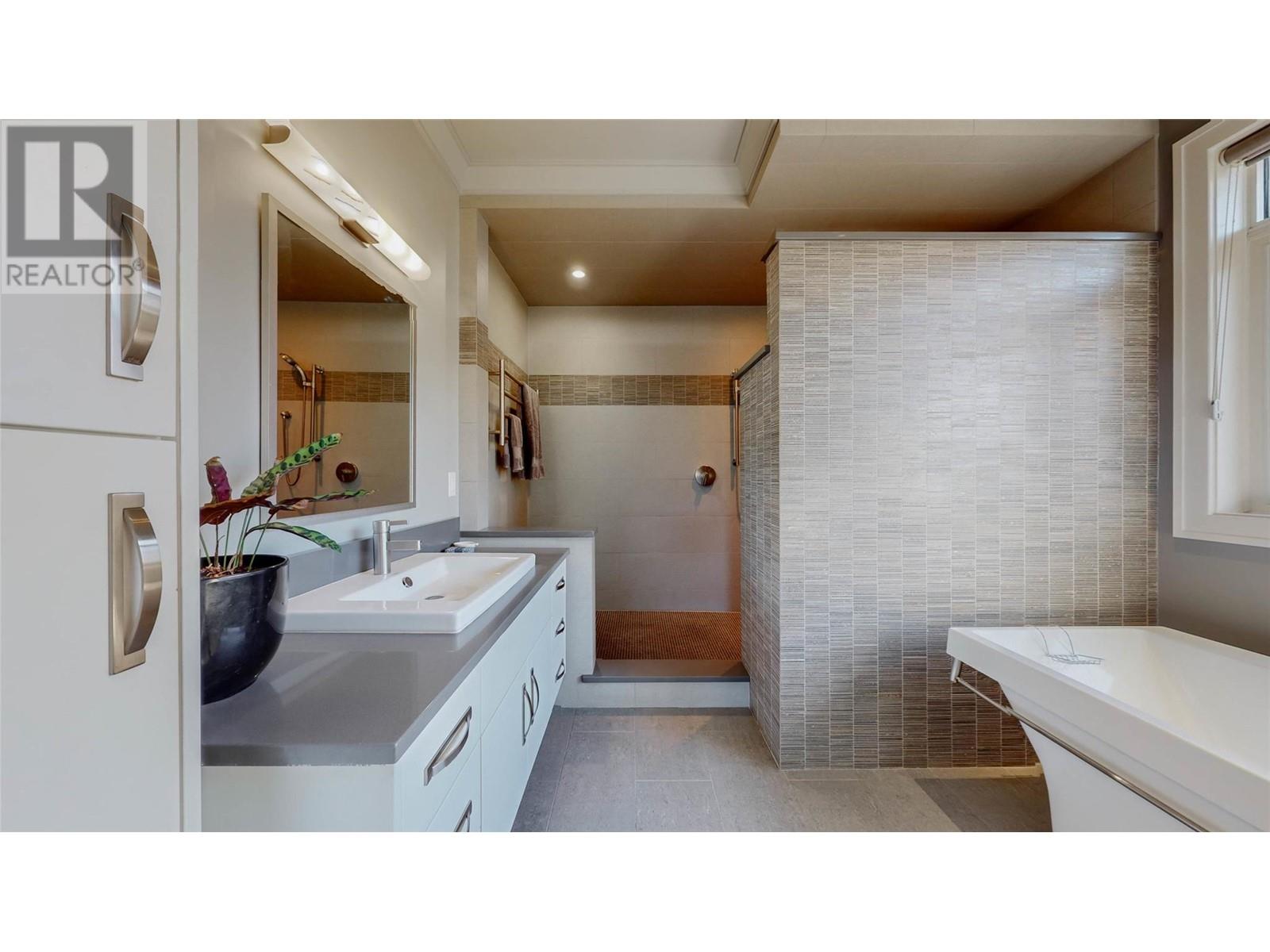 5642 Yarrow Street, Oliver, British Columbia  V0H 1T0 - Photo 23 - 10338325