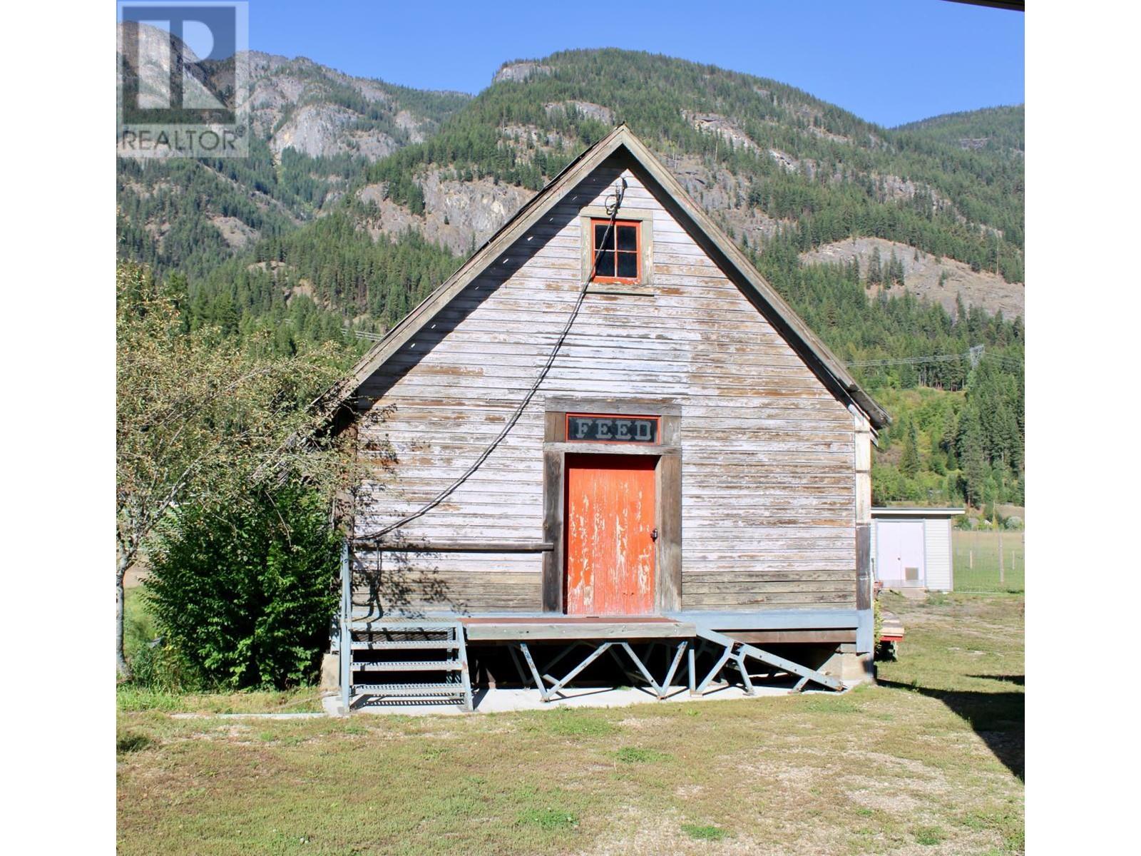 3152 6 Highway, Slocan Park, British Columbia  V0G 2E0 - Photo 54 - 10339611