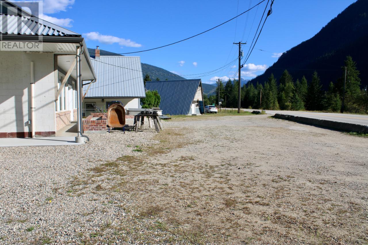 3152 6 Highway, Slocan Park, British Columbia  V0G 2E0 - Photo 63 - 10339611