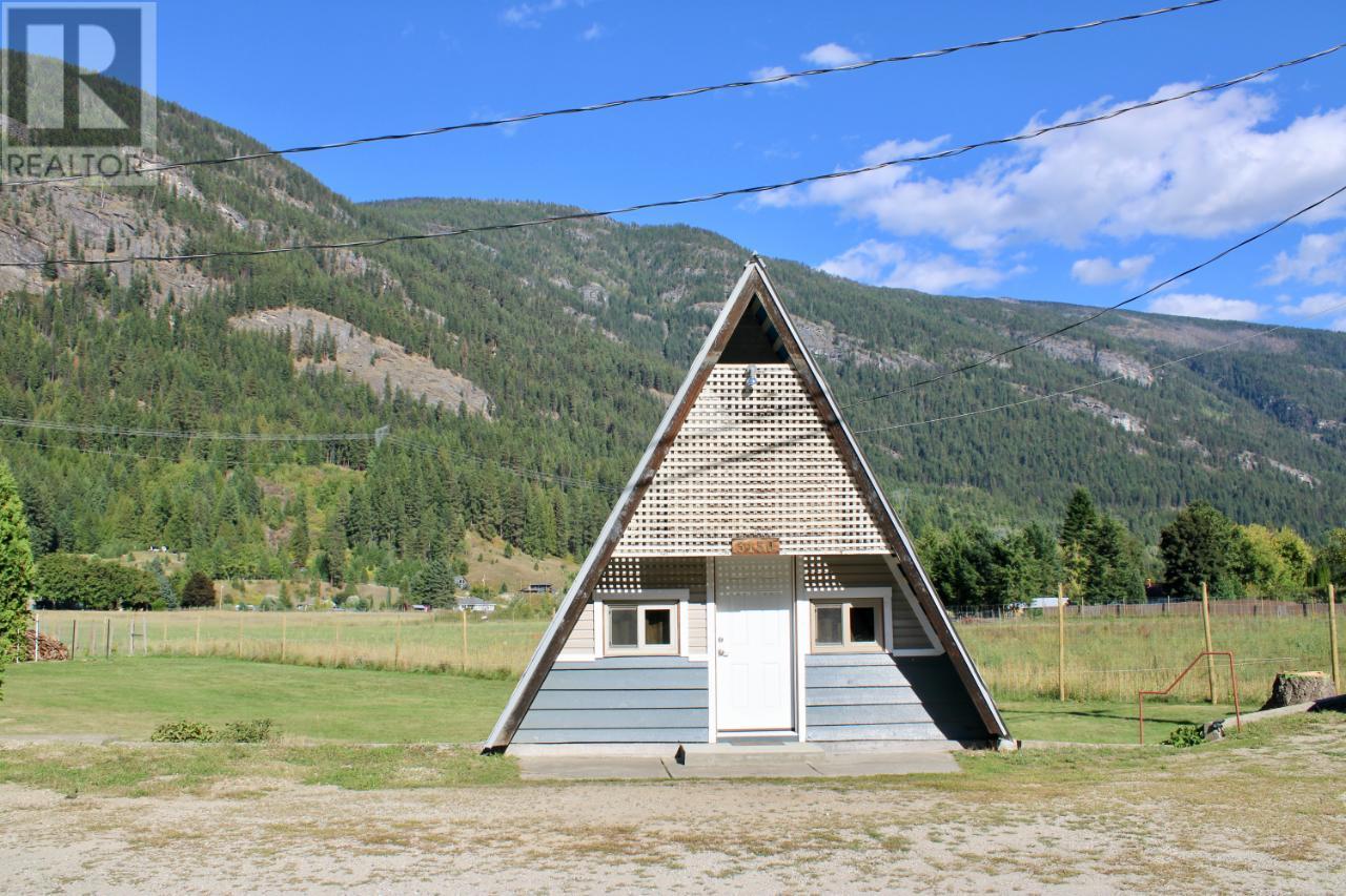 3152 6 Highway, Slocan Park, British Columbia  V0G 2E0 - Photo 9 - 10339611