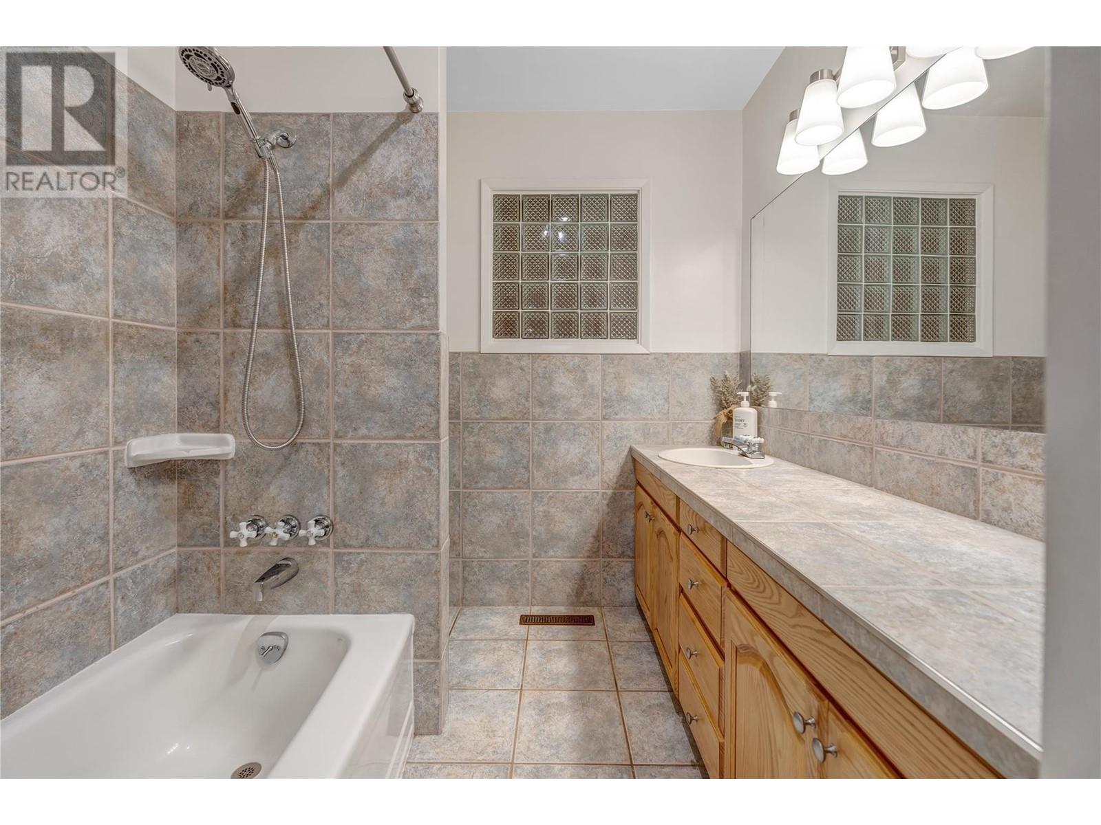 510 Naramata Road, Penticton, British Columbia  V2A 8T3 - Photo 28 - 10339877