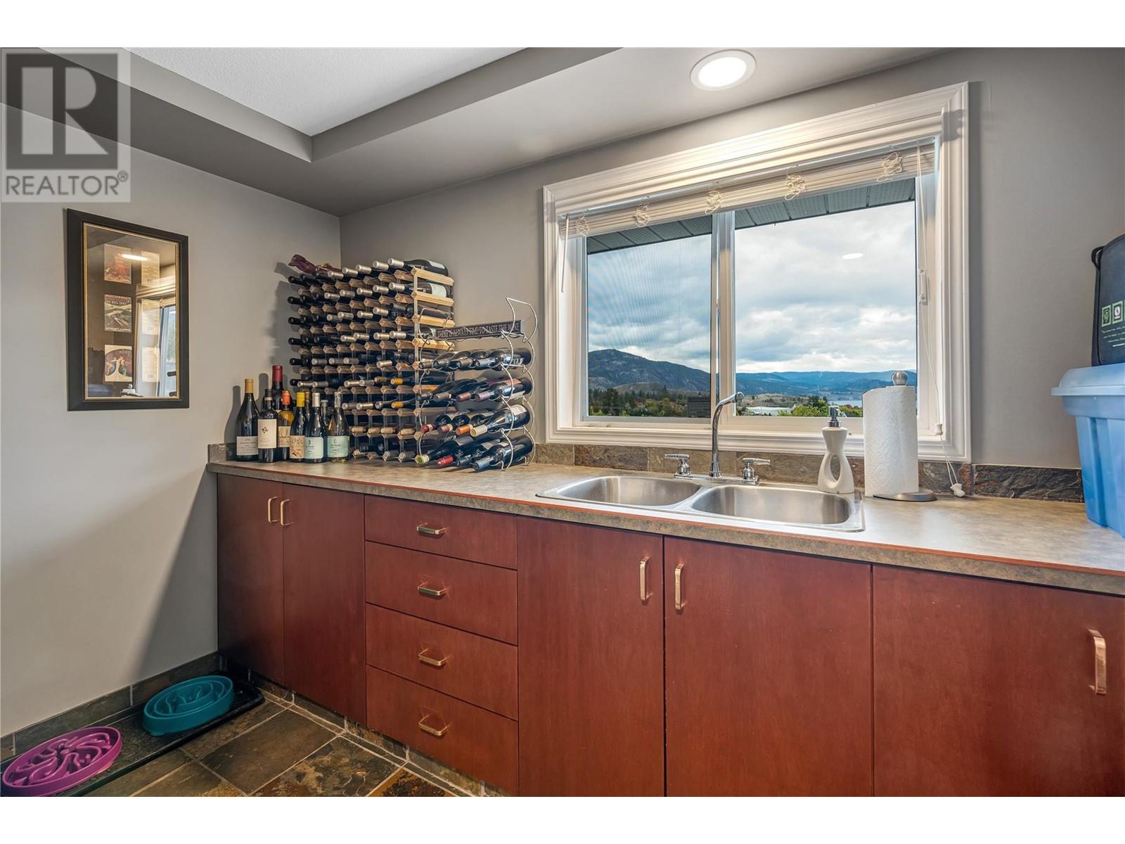 510 Naramata Road, Penticton, British Columbia  V2A 8T3 - Photo 9 - 10339877
