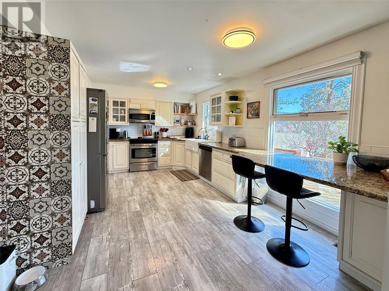 2211 West Bench Drive, Penticton, British Columbia  V2A 8Z8 - Photo 11 - 10339823