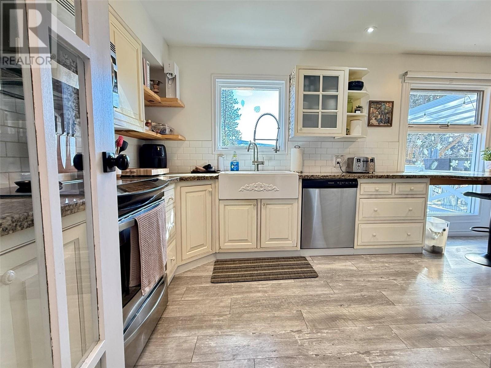 2211 West Bench Drive, Penticton, British Columbia  V2A 8Z8 - Photo 6 - 10339823