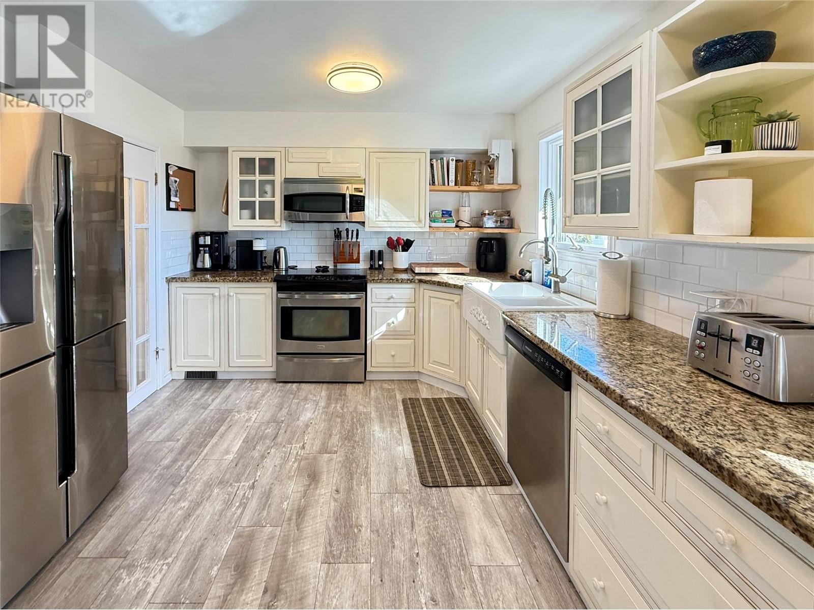 2211 West Bench Drive, Penticton, British Columbia  V2A 8Z8 - Photo 7 - 10339823