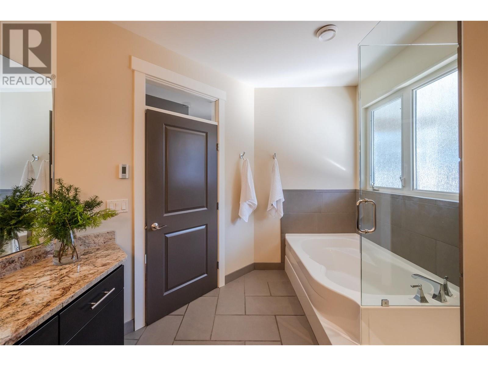 3992 Finnerty Road, Penticton, British Columbia  V2A 8W2 - Photo 69 - 10339878