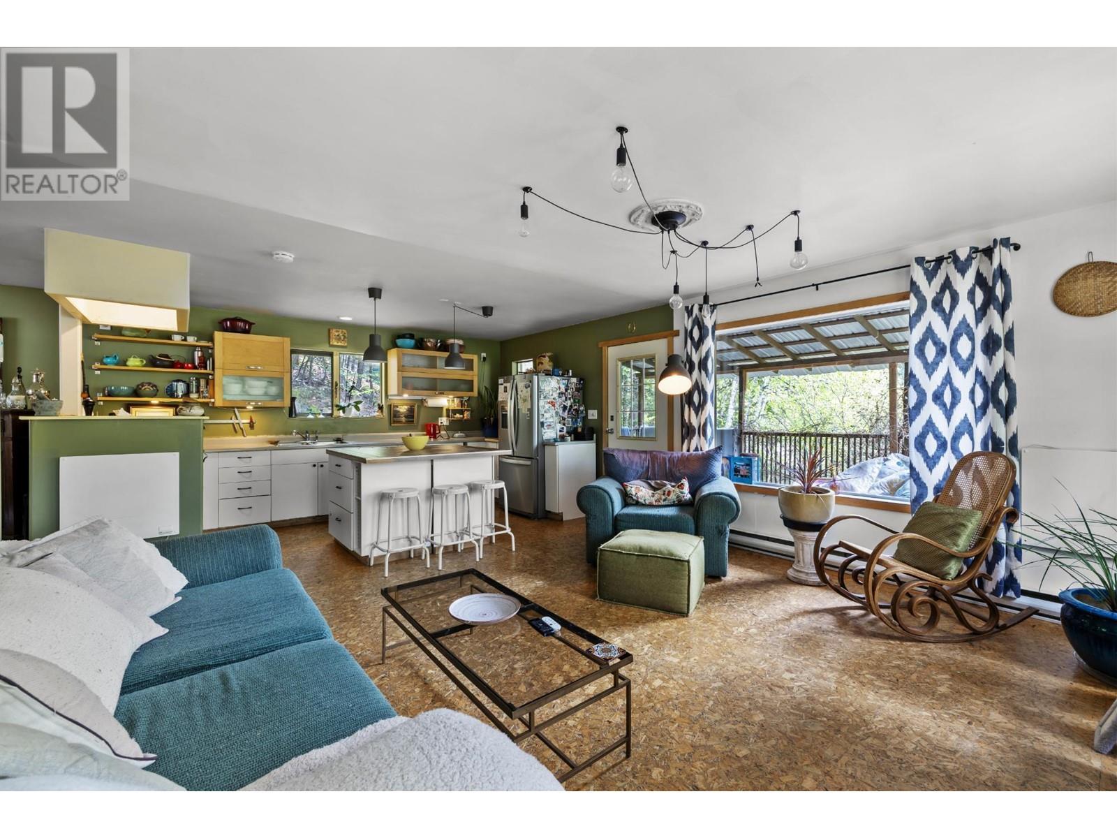 426 Aspen Road, Riondel, British Columbia  V0B 2B0 - Photo 6 - 10339949