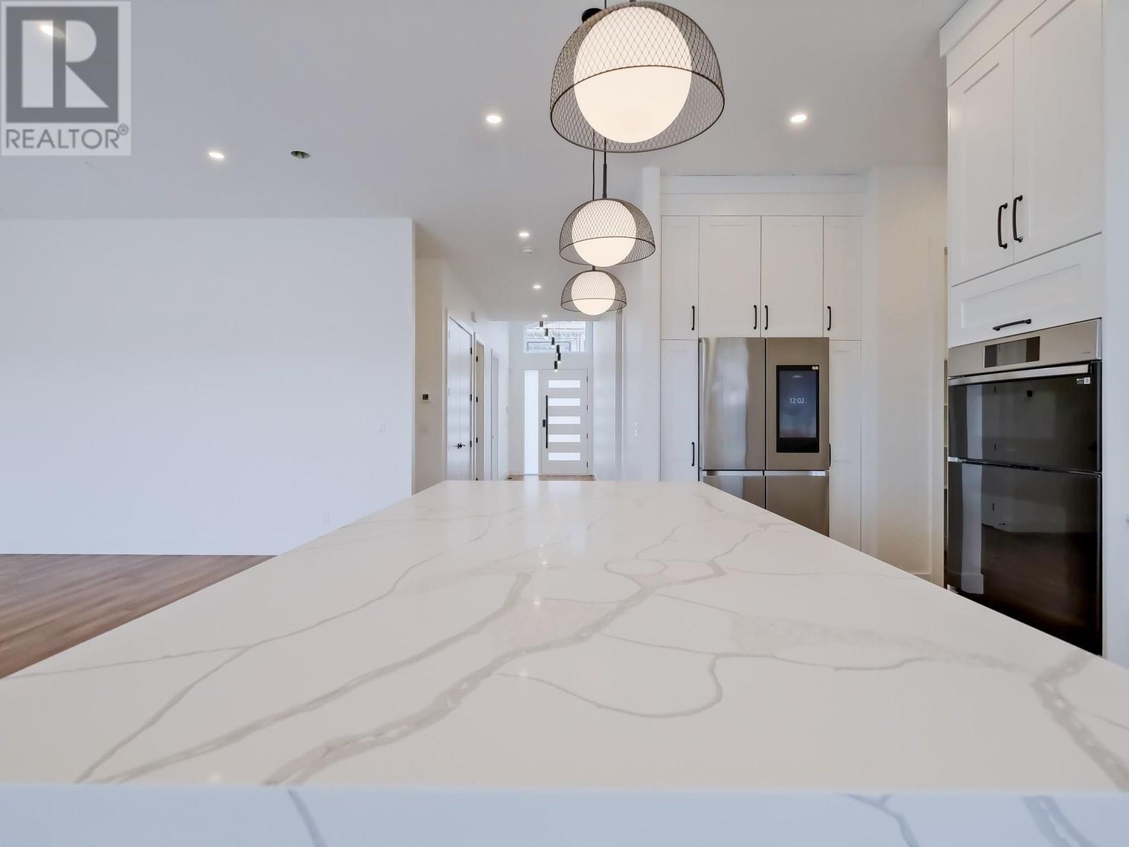 1097 Antler Drive, Penticton, British Columbia  V2A 0C8 - Photo 3 - 10339903