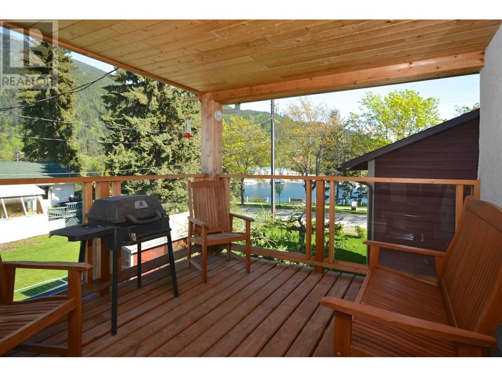 504 Centre Street, Kaslo, British Columbia  V0G 1M0 - Photo 3 - 10339946