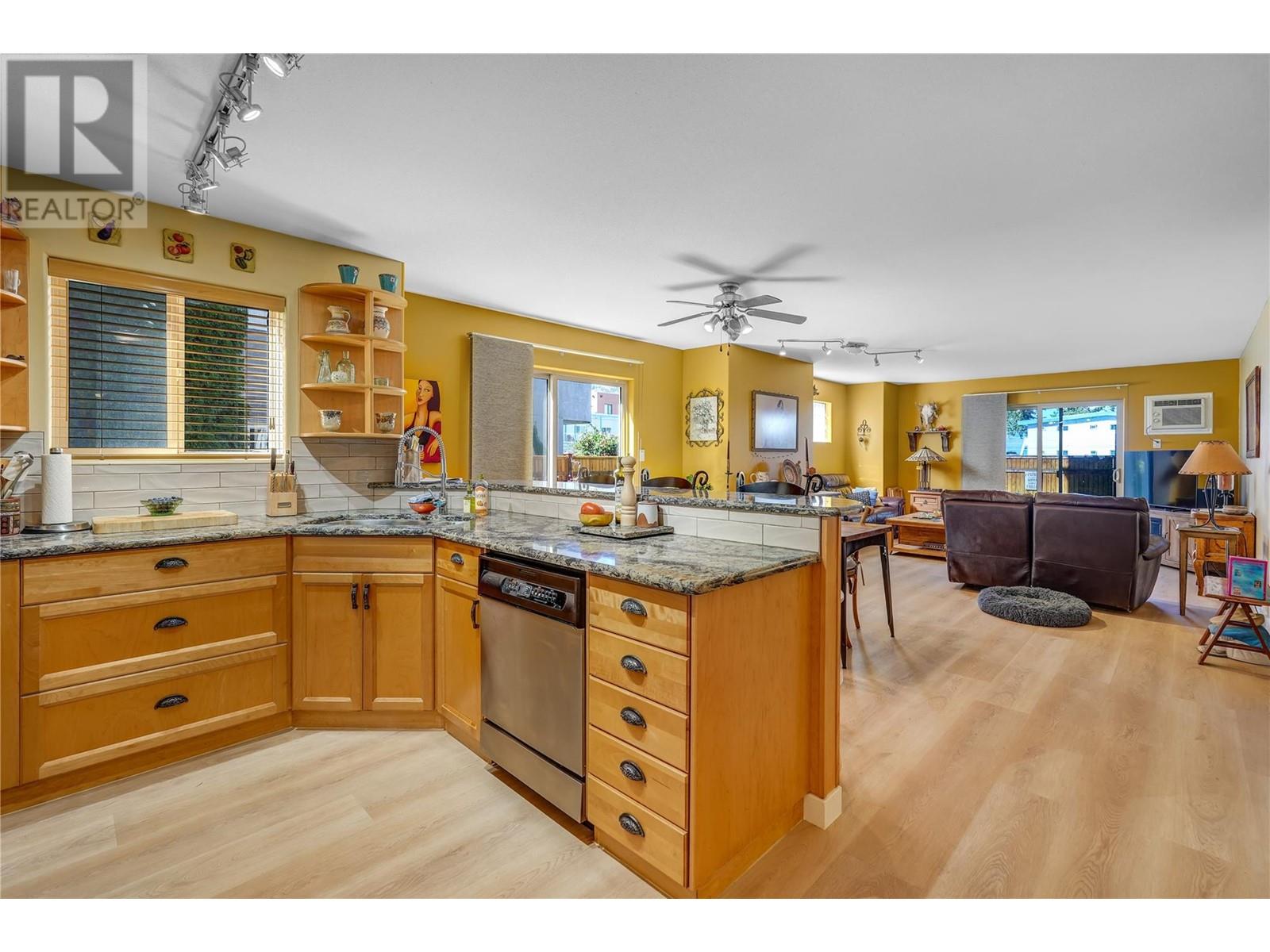 1049 Churchill Avenue Unit# 102, Penticton, British Columbia  V2A 9A7 - Photo 4 - 10340083