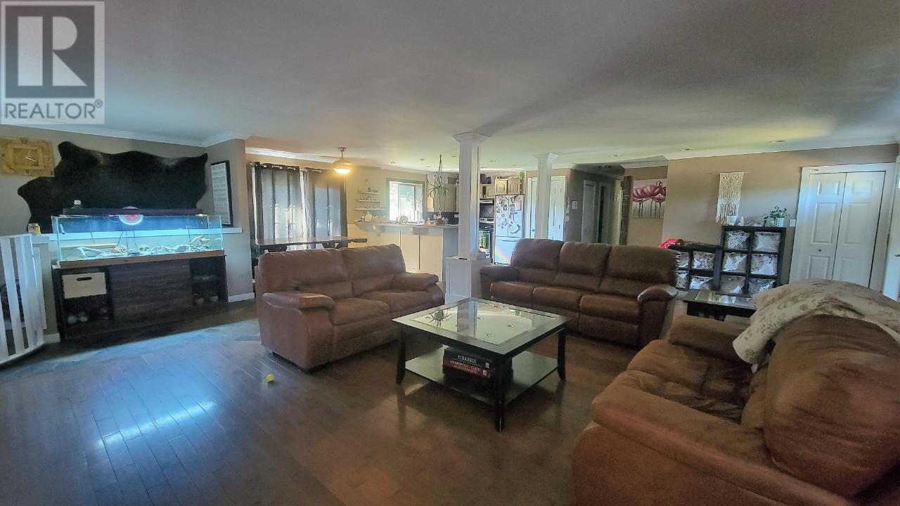 6468 Wolfcub Place, Oliver, British Columbia  V0H 1T3 - Photo 2 - 10339619