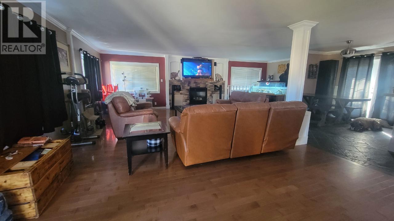 6468 Wolfcub Place, Oliver, British Columbia  V0H 1T3 - Photo 5 - 10339619