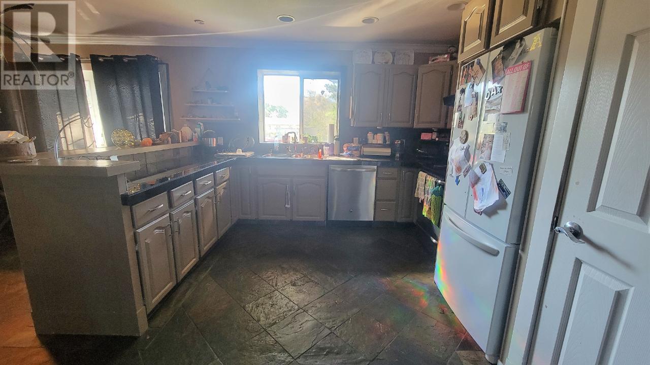 6468 Wolfcub Place, Oliver, British Columbia  V0H 1T3 - Photo 8 - 10339619