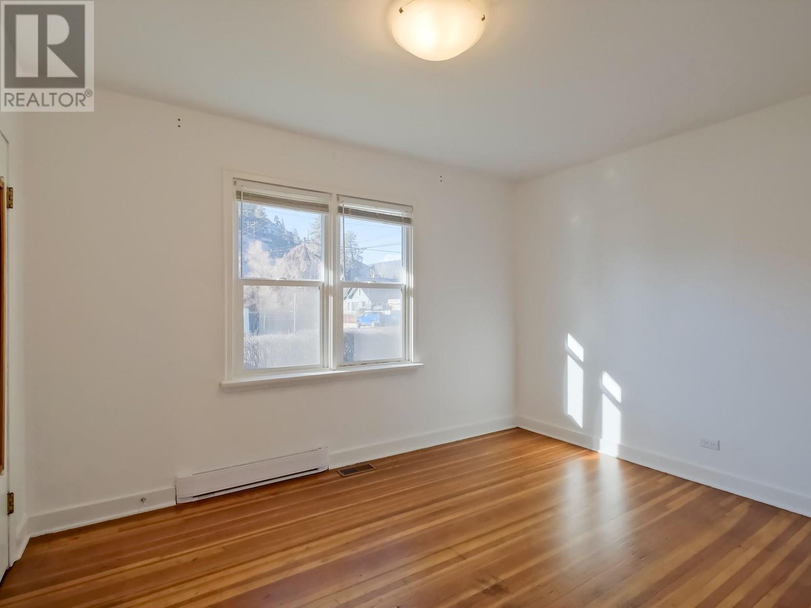 13009 Armstrong Avenue, Summerland, British Columbia  V0H 1Z3 - Photo 12 - 10340046