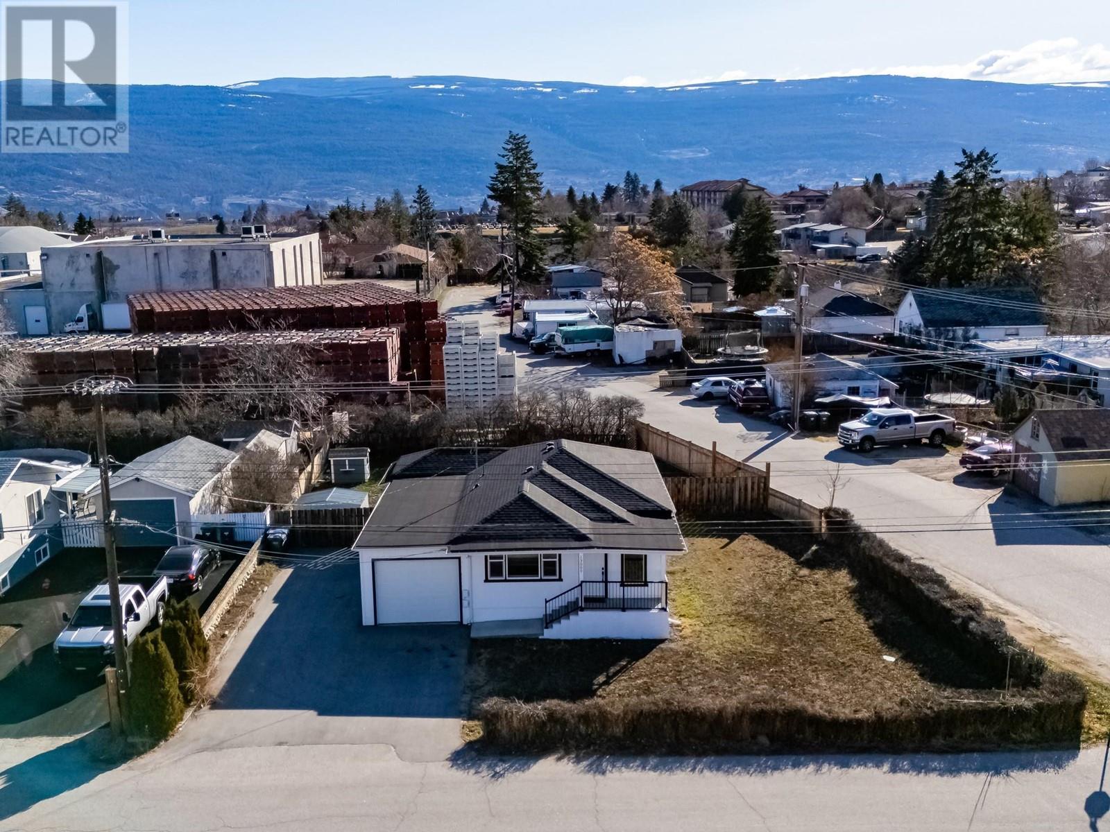 13009 Armstrong Avenue, Summerland, British Columbia  V0H 1Z3 - Photo 2 - 10340046