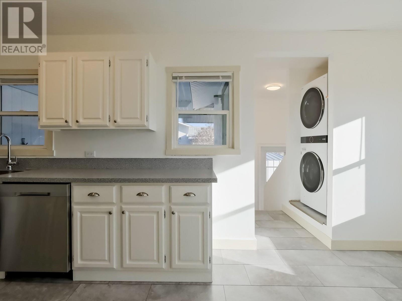 13009 Armstrong Avenue, Summerland, British Columbia  V0H 1Z3 - Photo 8 - 10340046