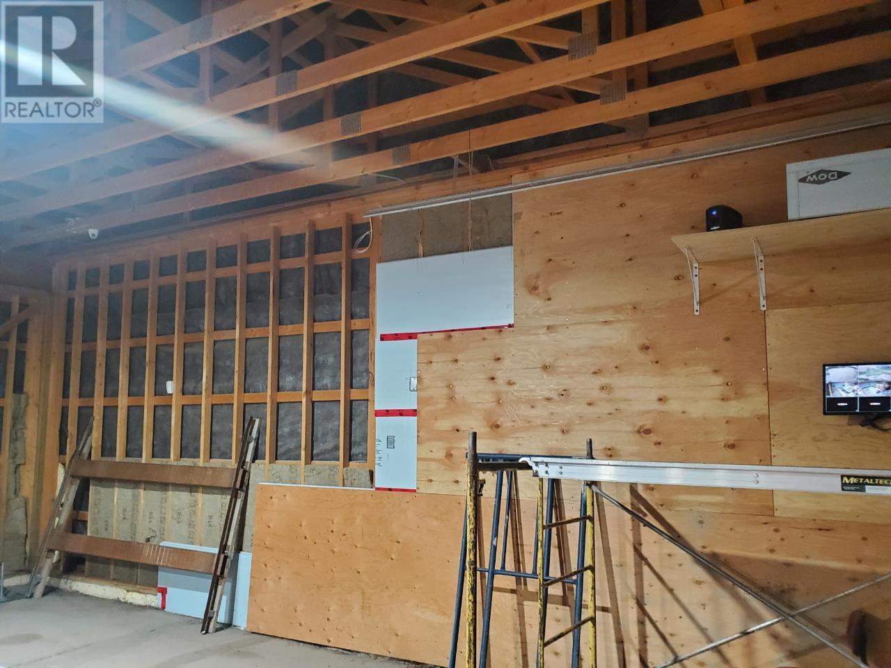 4958 Burns Avenue, Canal Flats, British Columbia  V0B 1B0 - Photo 11 - 10340099