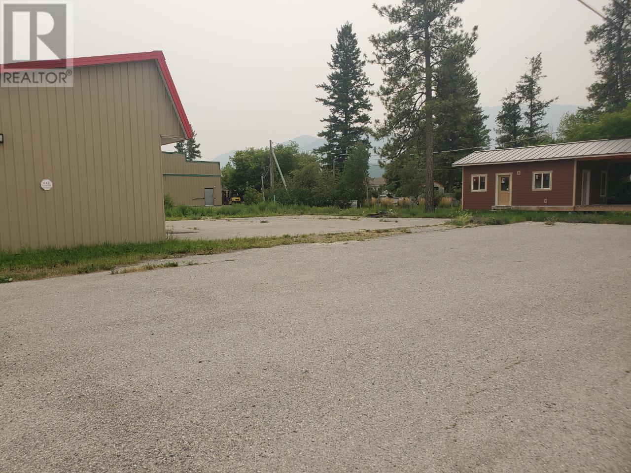 4958 Burns Avenue, Canal Flats, British Columbia  V0B 1B0 - Photo 6 - 10340099