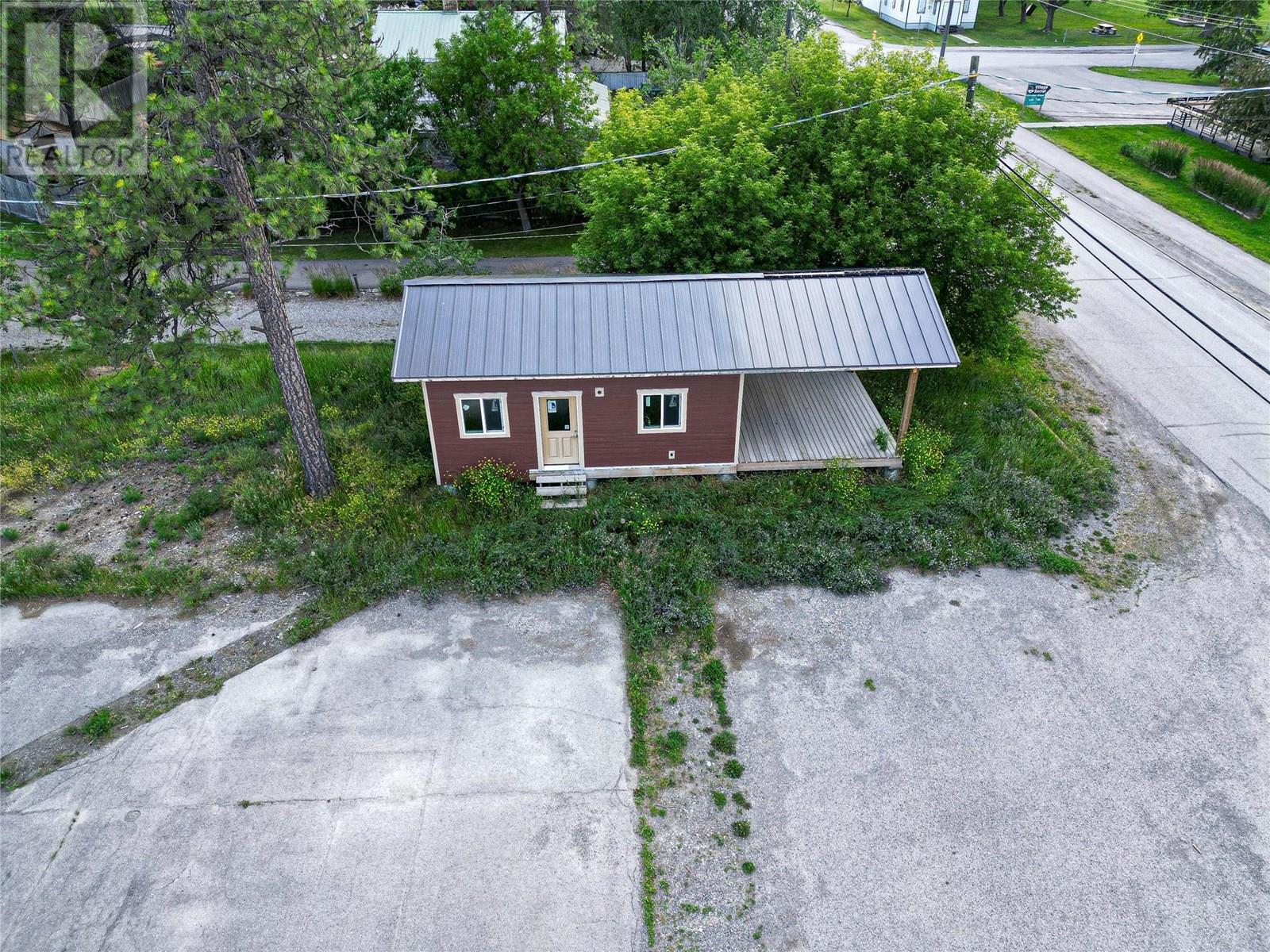 4958 Burns Avenue, Canal Flats, British Columbia  V0B 1B0 - Photo 8 - 10340099