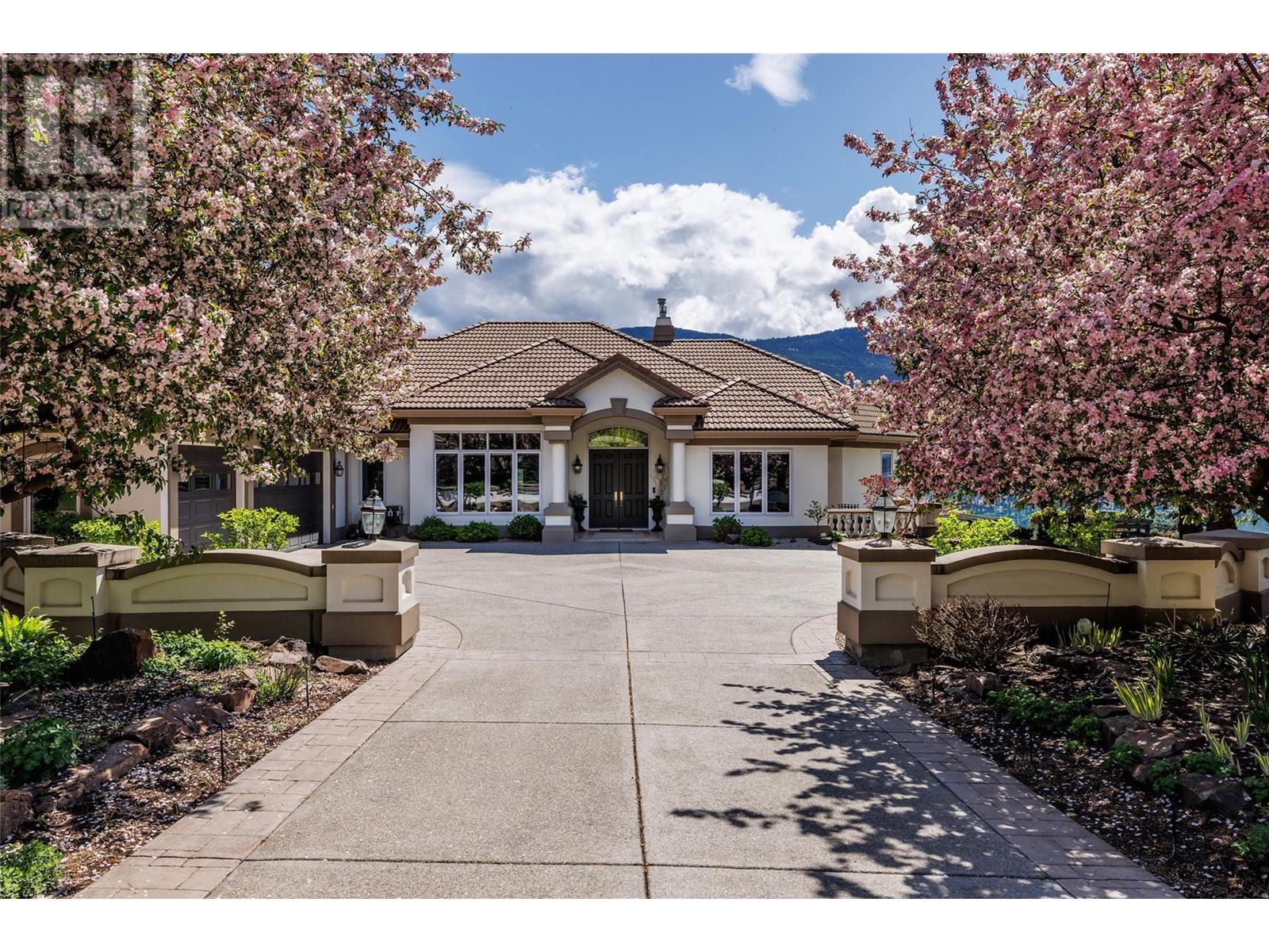 315 Kalamalka Lakeview Drive Unit# 1, Vernon, British Columbia  V1H 1S7 - Photo 3 - 10339775