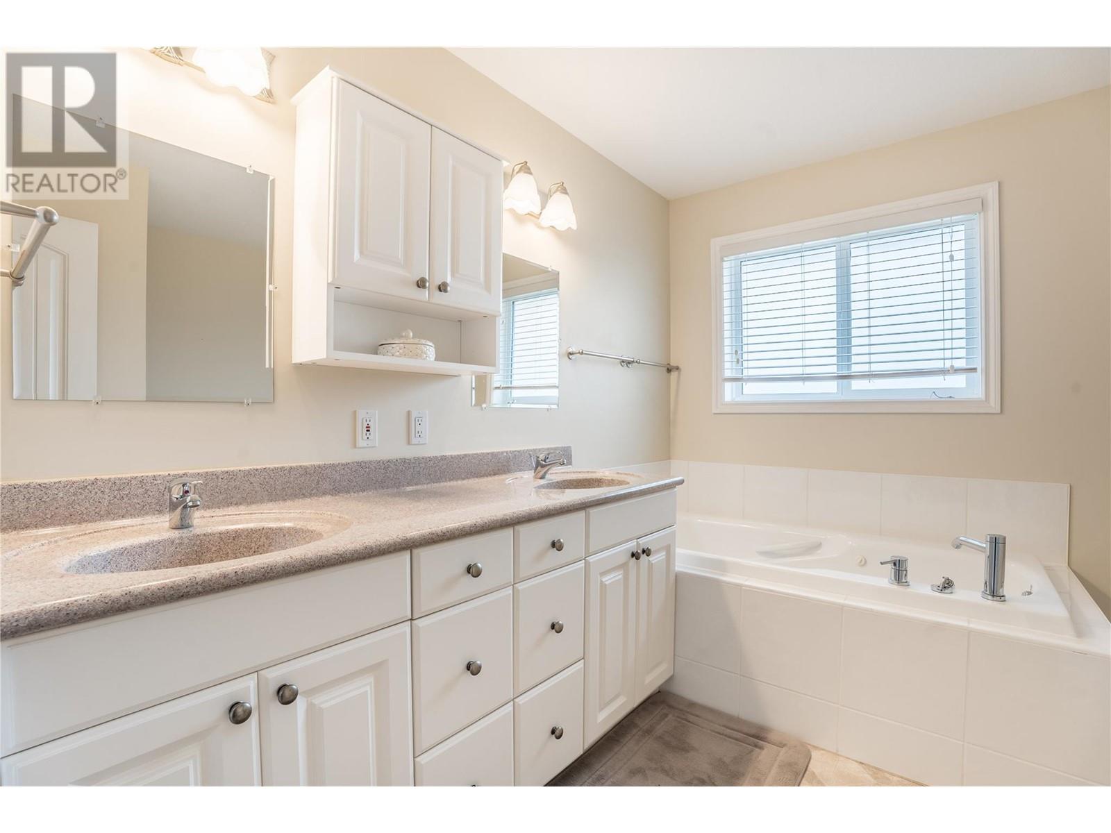 9181 Alder Street, Summerland, British Columbia  V0H 1Z2 - Photo 13 - 10339887