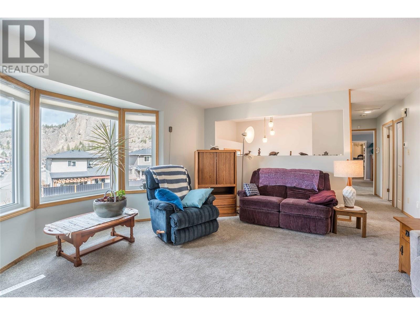 9181 Alder Street, Summerland, British Columbia  V0H 1Z2 - Photo 5 - 10339887