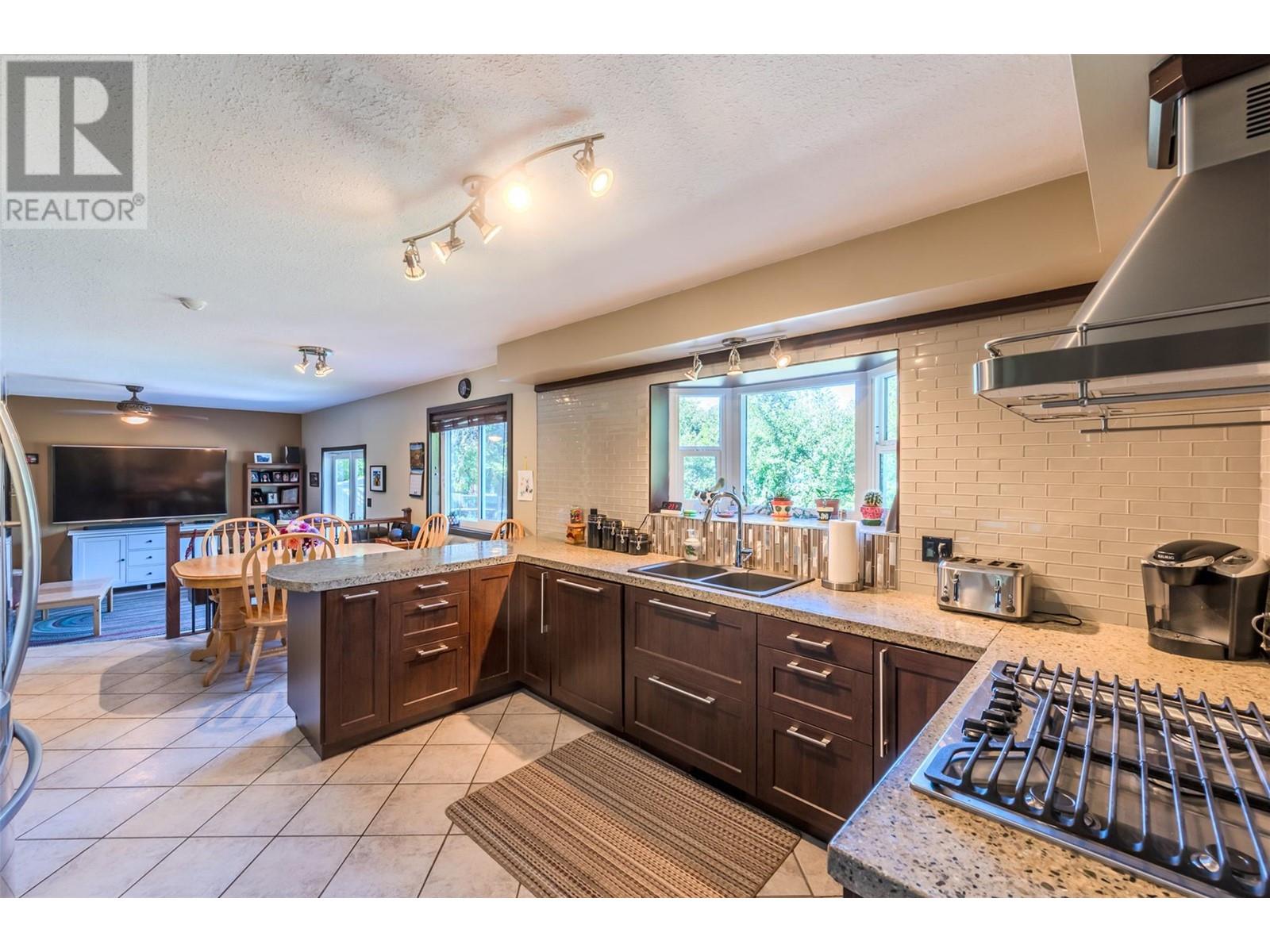 10112 Beavis Place, Summerland, British Columbia  V0H 1Z2 - Photo 13 - 10340162