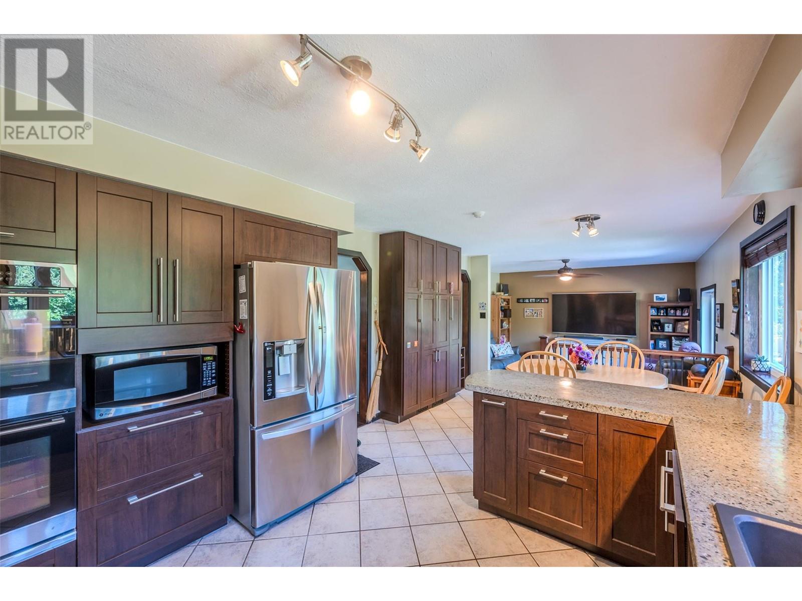 10112 Beavis Place, Summerland, British Columbia  V0H 1Z2 - Photo 14 - 10340162
